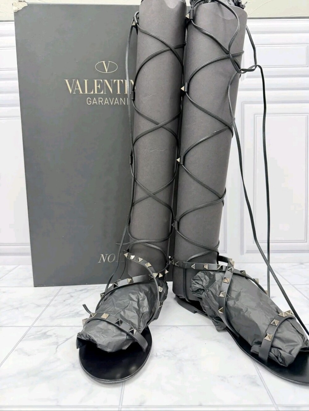 VALENTINO black leather GLADIATOR Lace Up SANDALS NEW SZ.40 IN BOX AUTHENTIC